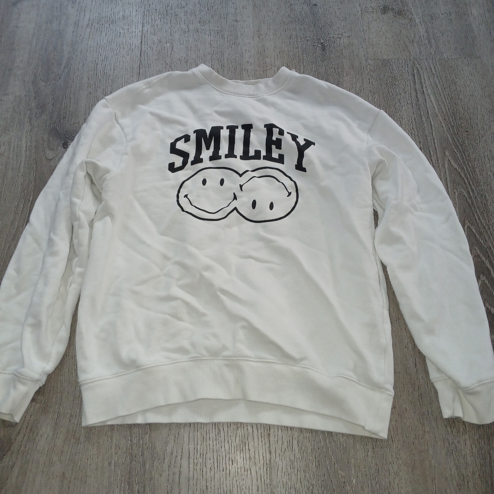 Smiley Sweater - Picture 8 of 9